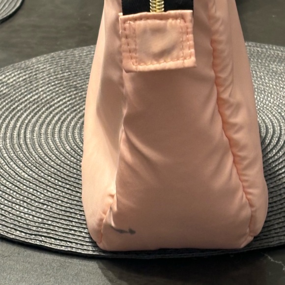 Tahari insulated Lunch Bag/ Makeup Bag Pink and Cheetah Print - Picture 7 of 8